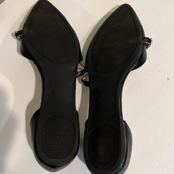 𝅺ROCK & REPUBLIC BLACK FLATS WITH SILVER EMBELLISHMENT SIZE 71/2. - Picture 6 of 7